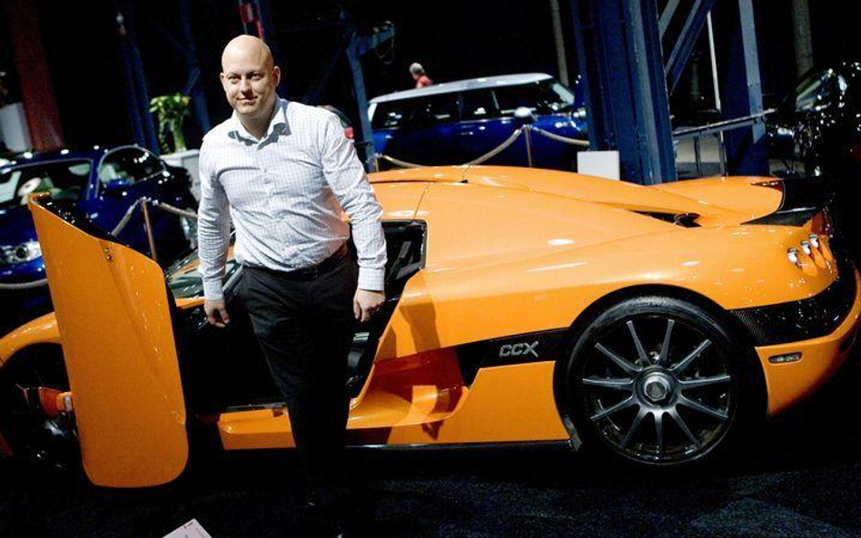 Christian Koenigsegg (założyciel spółki, która przejęła Saaba) podczas pokazu w szwedzkim Goteborgu 