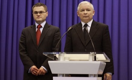 Czerwiec 2010 roku. Prezes PiS Jarosław Kaczyński i ówczesny pełnomocnik części rodzin katastrofy po
