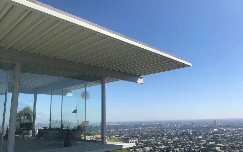 Z okien Stahl House rozciąga się widok na Los Angeles.