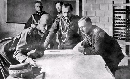Sierpień 1920. Generał Władysław Sikorski ze sztabem 5. Armii podczas Bitwy Warszawskiej