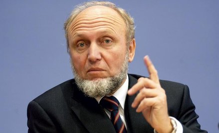 Hans-Werner Sinn, znany niemiecki ekonomista, szef instytutu Ifo, wywołał w RFN burzę twierdząc, że 
