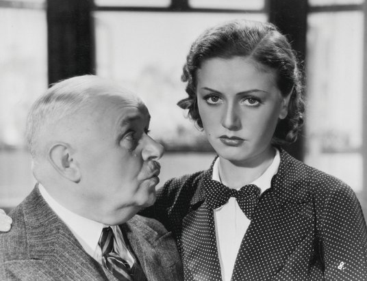 Fertner – niski, korpulentny, o twarzy dziecka – zdawał się uosabiać dobroduszność i zadowolenie z ż