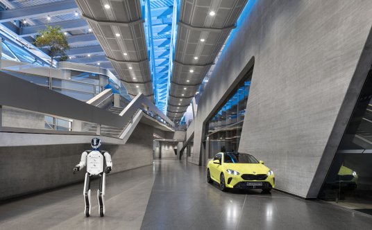 AEON porusza się na kołach, bo są bardziej wydajne energetycznie.