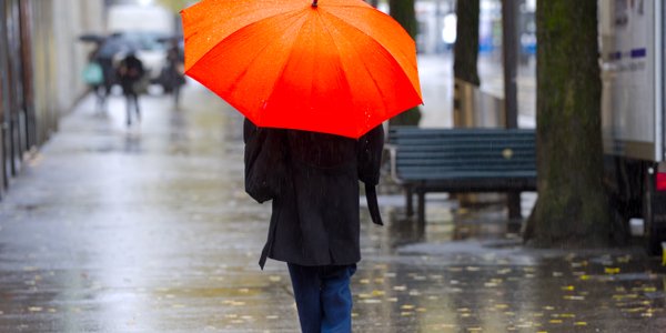 Załamanie w pogodzie. W tych regionach przydadzą się parasole