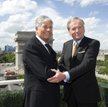 Maurice Levy, szef Publicis Groupe (z lewej) i John Wren, prezes Omnicom Group nie doprowadzili do f