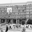 Trzeba odwagi, by przywoływać dziś Lenina, pamiętając, jak zerkał z fasady Komitetu Centralnego na o