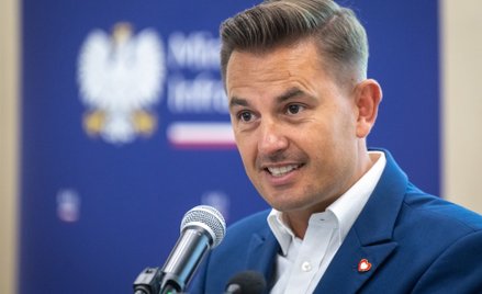 W korespondencji między Ministerstwem Finansów a wiceministrem sprawiedliwości Arkadiuszem Myrchą te