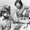Steve Jobs (z prawej) i Steve Wozniak