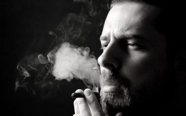 Eksperci przekonują, że papierosy bezdymowe nie emitują tak dużej ilości szkodliwych substancji jak 