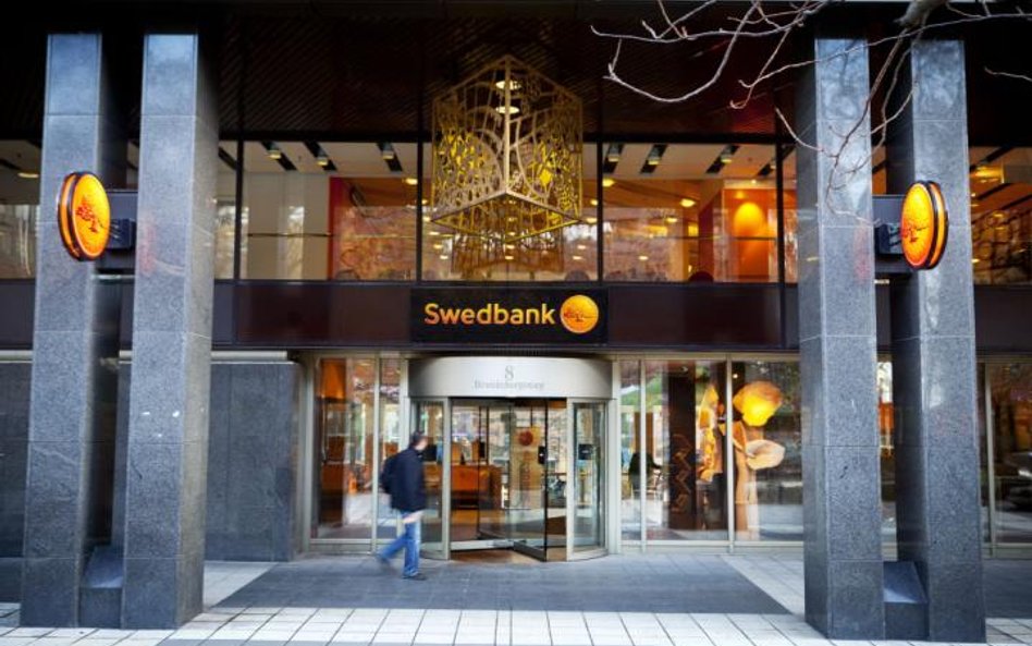 Swedbank traci na Łotwie