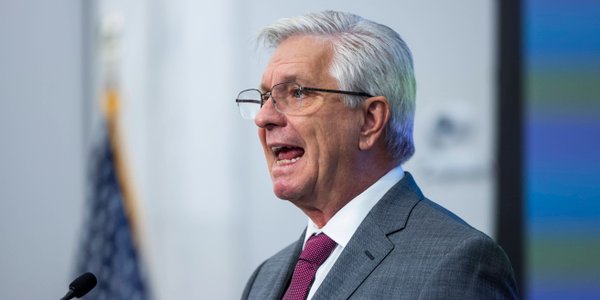 Członek Fed z ramienia Donalda Trumpa: Nie możemy obniżyć stóp procentowanych