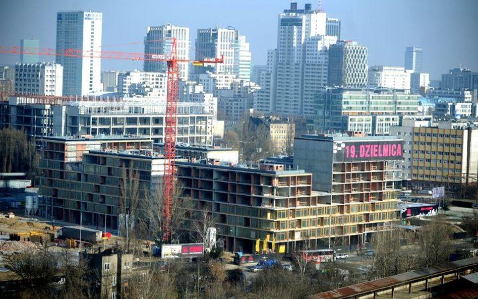 Całkowite koszty wynajmu mkw. biura w naszej stolicy wynoszą 431 euro rocznie.