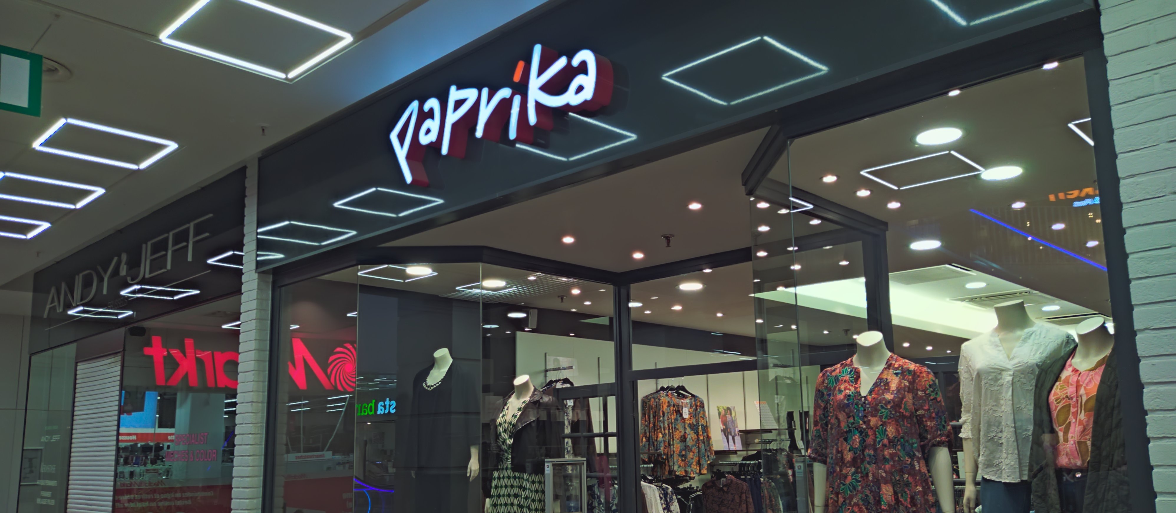 A well-known clothing chain has filed for bankruptcy. All of its stores have been closed.
