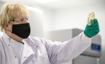 Boris Johnson po zakażeniu koronawirusem w kwietniu 2020 trafił nawet do szpitala.