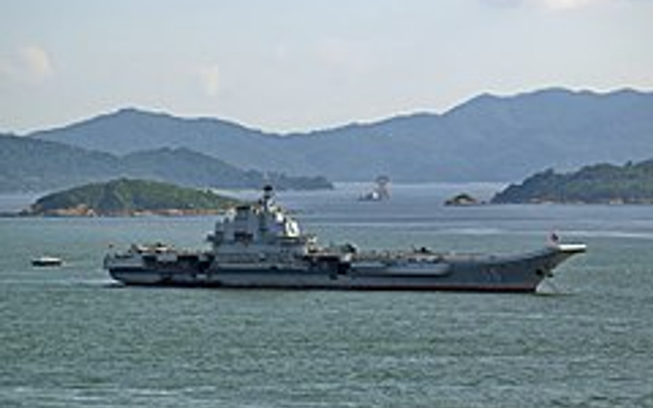 CNS Liaoning - jedyny jak dotąd lotniskowiec pełniący służbę w chińskiej marynarce. Drugi lotniskowi