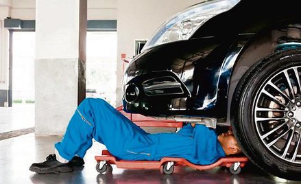 Wolna od podatku jest wartość ubioru służbowego, jeżeli jego używanie należy do obowiązków pracownik