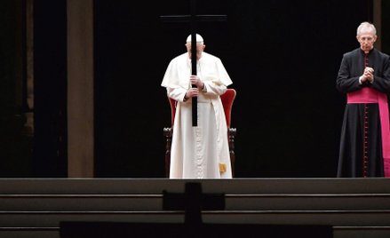 Franciszek domaga się od wszystkich katolików, aby integralnie żyli wiarą, a doktryna, zasady i regu