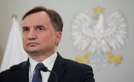 Lider Solidarnej Polski Zbigniew Ziobro podczas konferencji "Brukselski szantaż w sprawie ustawy o S