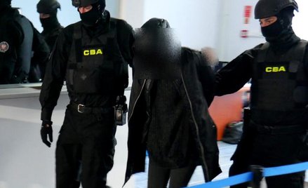 CBA zatrzymało 10 osób w sprawie nadużyć w paliwowej spółce