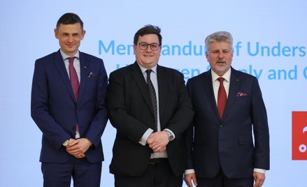 Członek zarządu ORLEN S.A. ds transformacji Marcin Wasilewski (L), członek zarządu ORLEN S.A. ds. Up