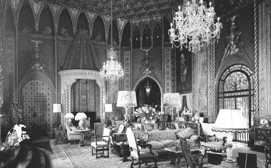 Wnętrza posiadłości w 1967 roku.