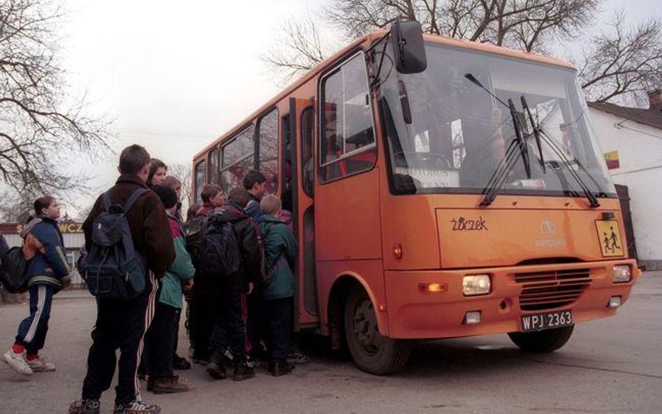 Opodatkowanie usługi dowozu dzieci do szkół