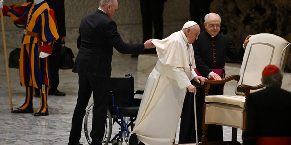 Papież Franciszek nie czuje się dobrze. Podczas audiencji zastąpił go ksiądz