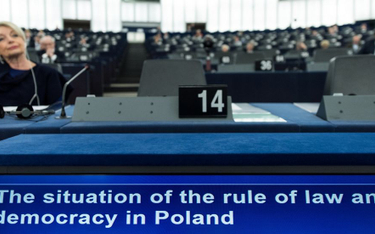 Prof. Zoll: Europosłowie z Polski mieli prawo poprzeć rezolucję