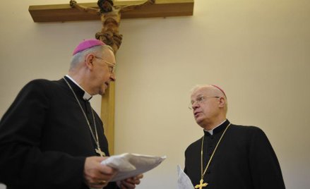 Abp Stanisław Gądecki (z lewej) i abp Józef Michalik