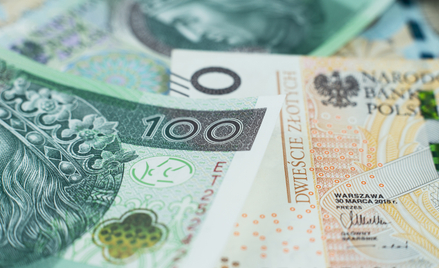 Polacy odkładają w bankach ogromne kwoty