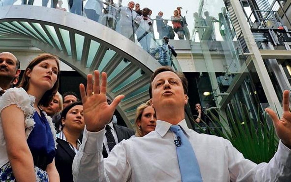 David Cameron podczas spotkania przedwybor-czego z biznesmenami i studentami w Londynie