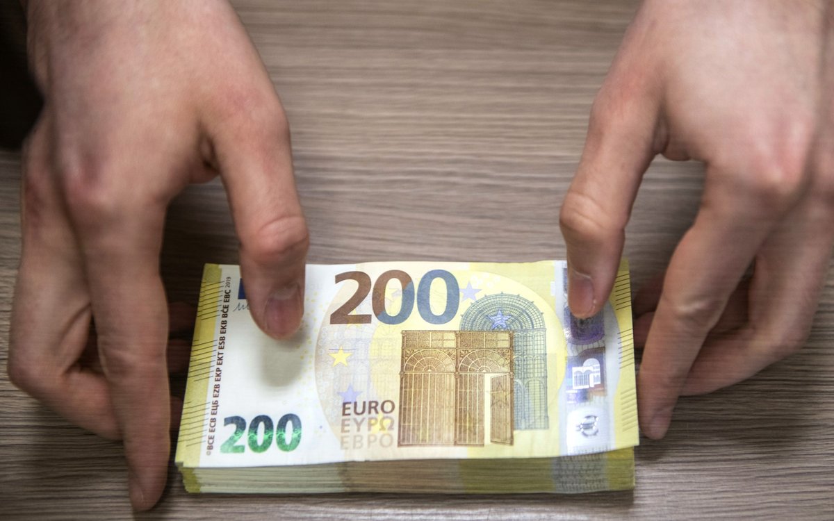 Nowak-Far: Wejście do strefy euro to nie tylko korzyści gospodarcze - rp.pl