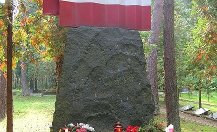 Borne-Sulinowo. Cmentarz wojenny żołnierzy polskich poległych w kampanii wrześniowej oraz radzieckic