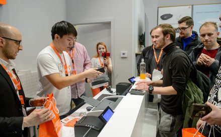 Pierwsi klienci sklepu Xiaomi w Krakowie
