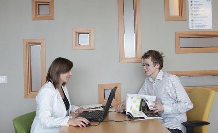 Dozwolone jest zatrudnienie po to, aby uzyskać świadczenie