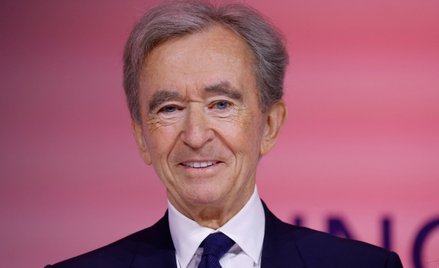 Bernard Arnault powierzył piątce swoich dzieci kluczowe stanowiska w koncernie LVMH. Nadal jednak to
