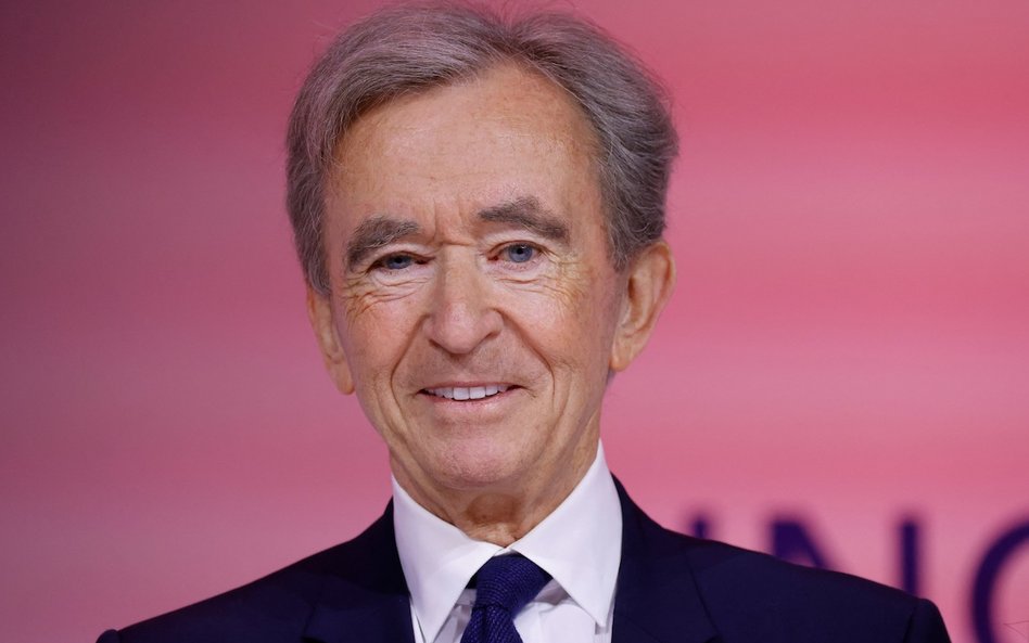 Bernard Arnault powierzył piątce swoich dzieci kluczowe stanowiska w koncernie LVMH. Nadal jednak to