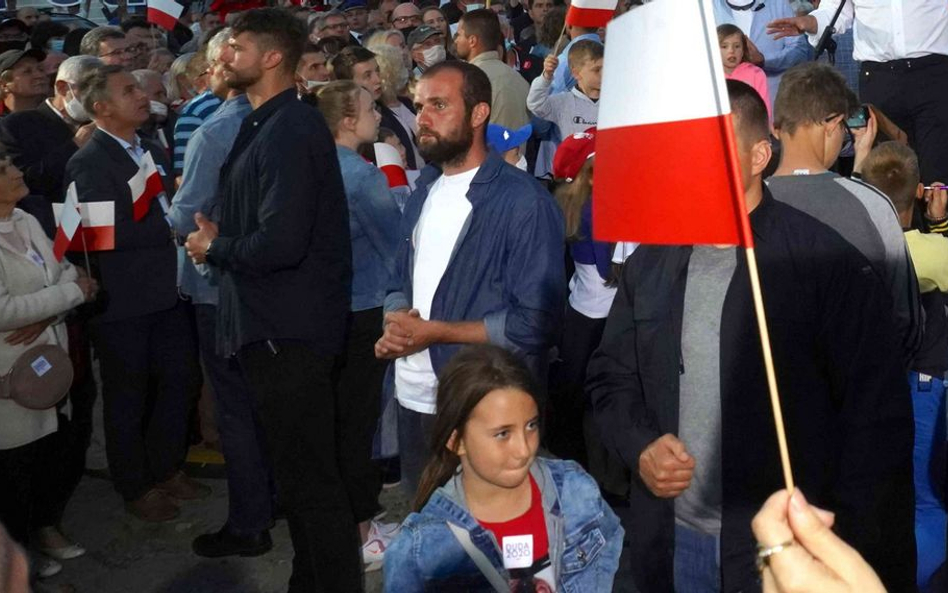 Sondaż: Kampania Trzaskowskiego oceniana lepiej niż Dudy