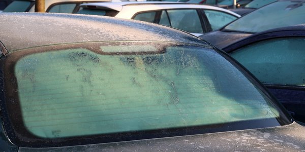 Nawet 3000 zł za lód na szybie. Policja nie odpuszcza w okresie przymrozków