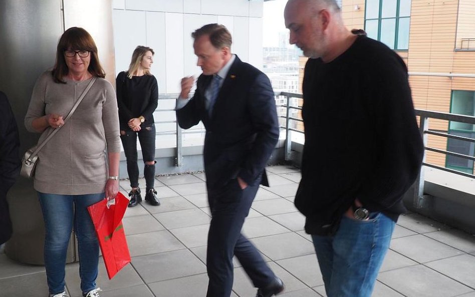 Do gabinetu prezesa przytyka niewielki taras, z którego rozciąga się widok na Aleje Jerozolimskie