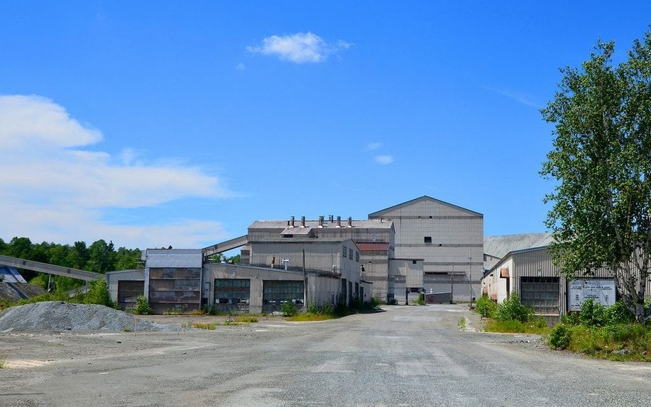 Asbestos żyło z azbestu, ale to już przeszłość. Na zdjęciu: zamknięta kopalnia azbestu w prowincji Q