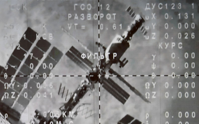 Międzynarodowa Stacja Kosmiczna (ISS) na monitorze w Centrum Kontroli Misji w Korolowie pod Moskwą.