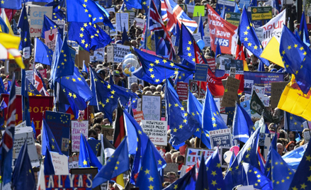Coraz więcej Brytyjczyków wyjeżdża do Europy