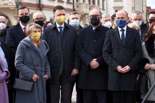 Liderzy PO, Lewicy, PSL i Polski 2050 podczas konferencji prasowej Konrada Fijołka w Rzeszowie, 15 m