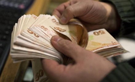 Słowa Erdogana uderzają w lirę