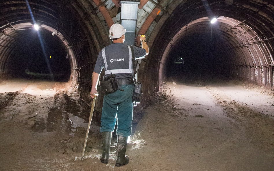 KGHM atakuje górne ograniczenie kanału wzrostowego