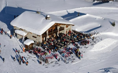 Na zdjęciu górska kawiarnia we francuskich Alpach