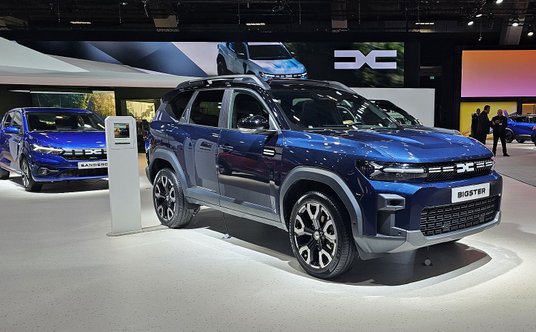 Dacia Bigster ma szansę na zostanie rynkowym hitem w 2025 roku. Ta największa Dacia stratuje z ceną 