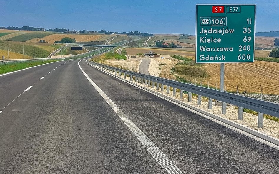 Kierowcy na trasie S7 nadal na niektórych odcinkach mają ograniczenie prędkości 80 km/h