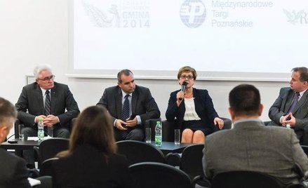 O finansach samorządów dyskutowali: Paweł Lisowski (od lewej), Paweł Bizoń, Barbara Sajnaj oraz Piot